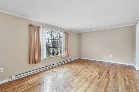 86 Dracut Road Hudson NH 03051