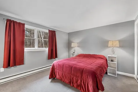 86 Dracut Road Hudson NH 03051
