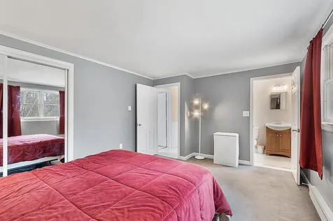 86 Dracut Road Hudson NH 03051