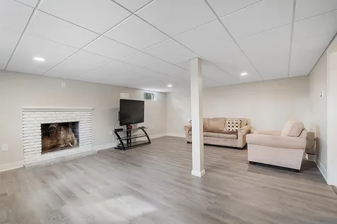 86 Dracut Road Hudson NH 03051
