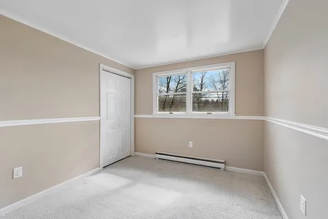 86 Dracut Road Hudson NH 03051