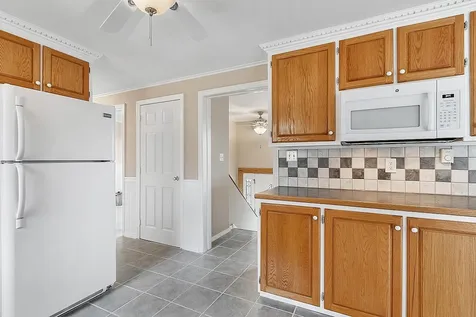 86 Dracut Road Hudson NH 03051