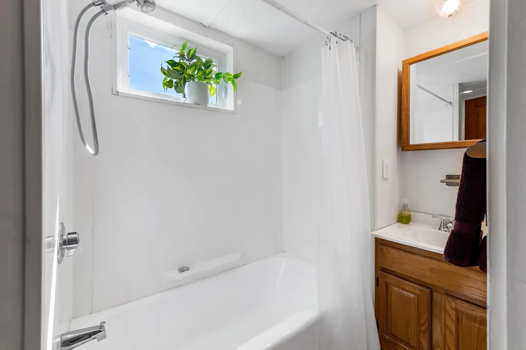 316-320 Wallis Road Rye NH 03870