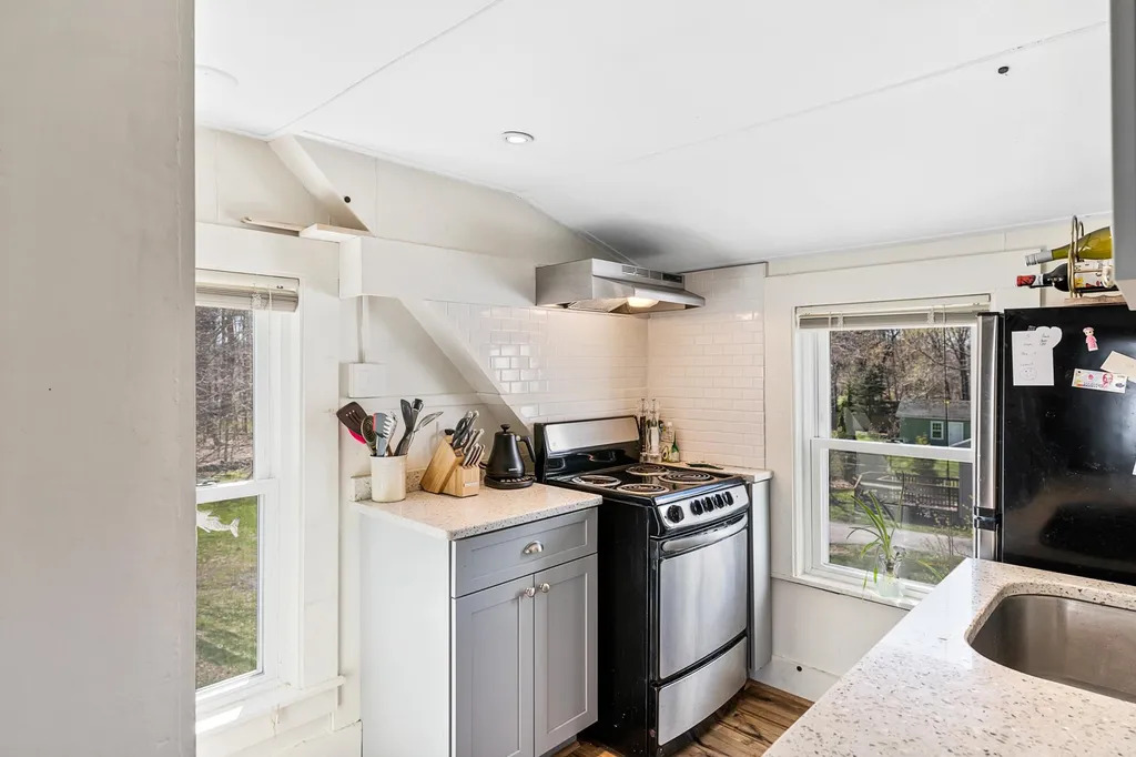 316-320 Wallis Road Rye NH 03870