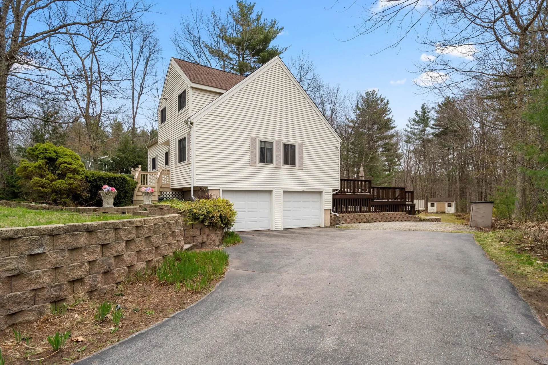 11 Drew Road Derry NH 03038