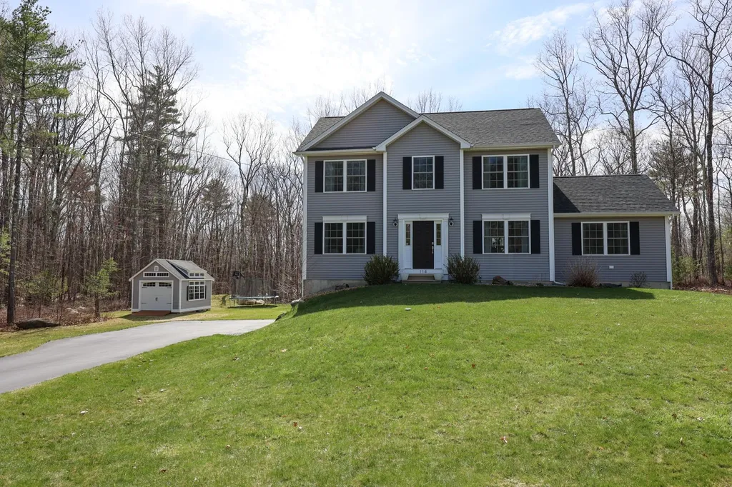 114 Monarch Avenue Goffstown NH 03045
