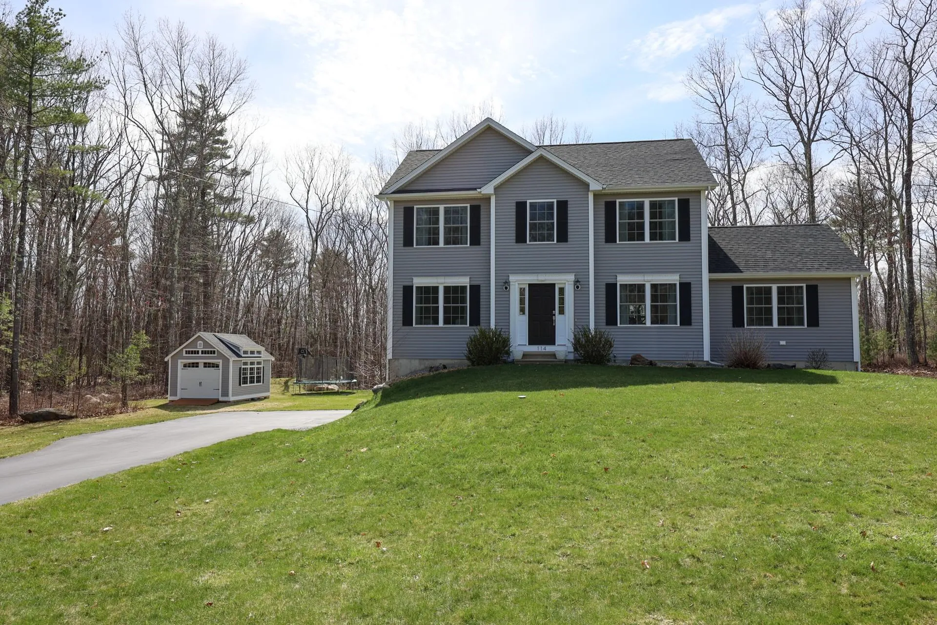114 Monarch Avenue Goffstown NH 03045