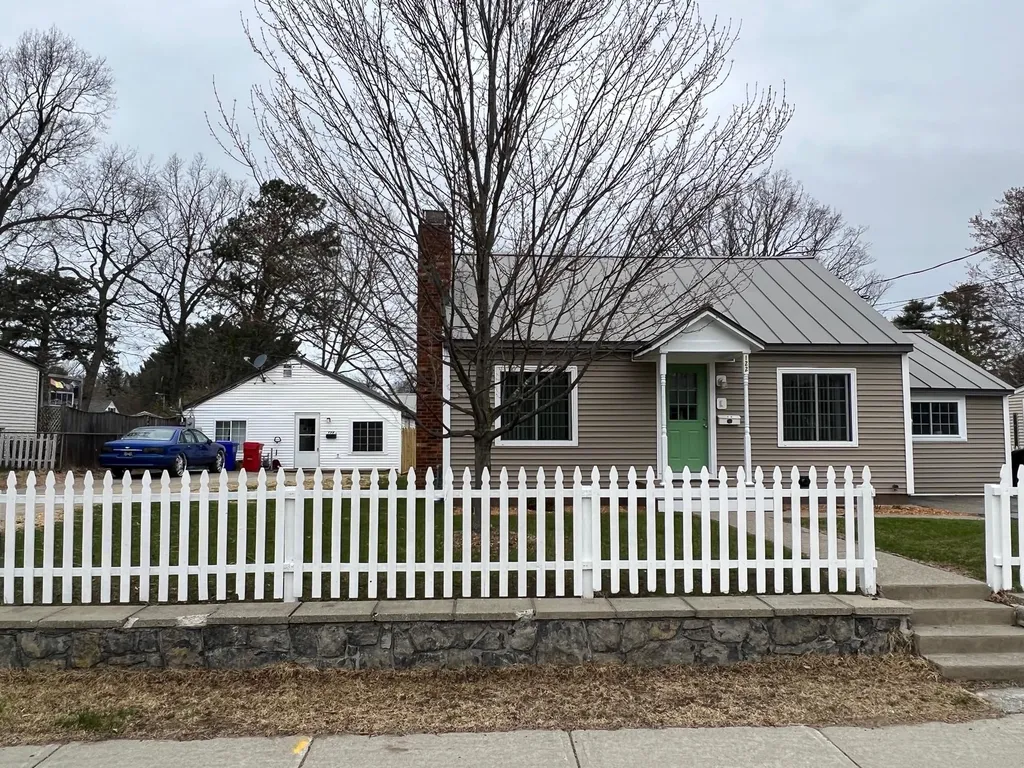 122 Woodbury Road Burlington VT 05408