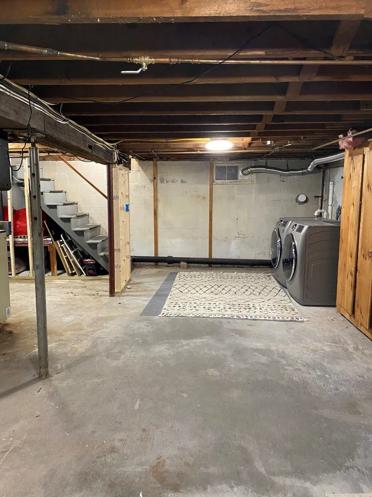 17 Coaker Avenue Hooksett NH 03106