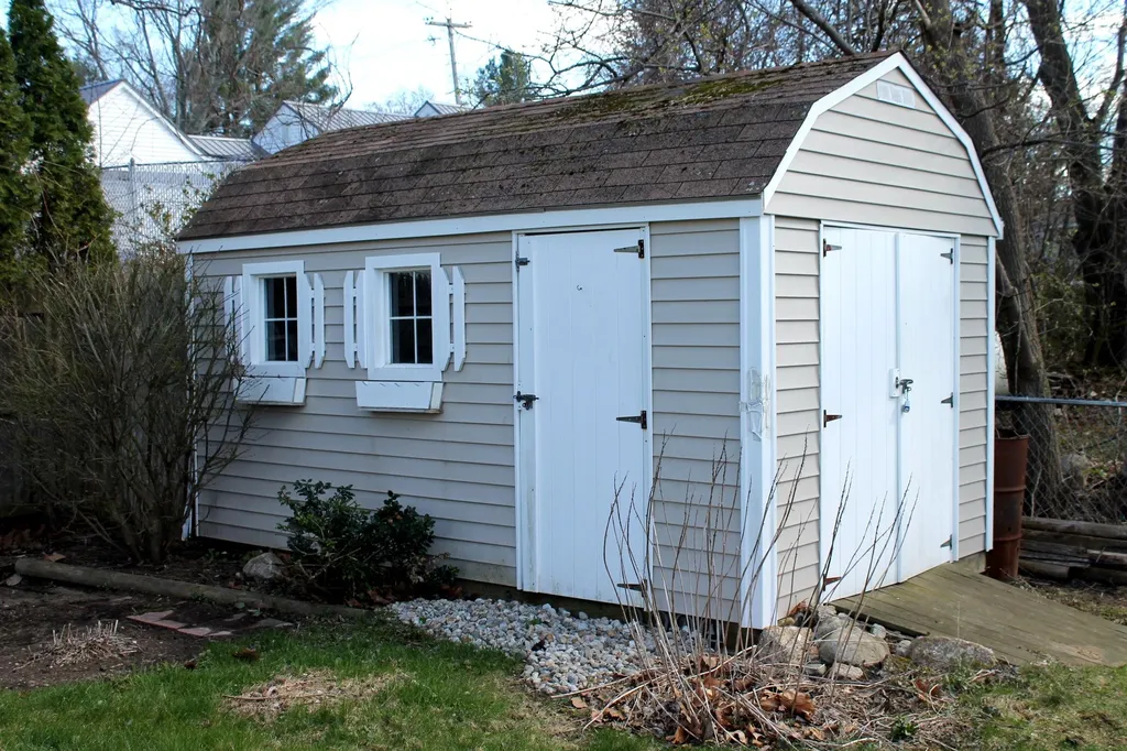 17 Coaker Avenue Hooksett NH 03106