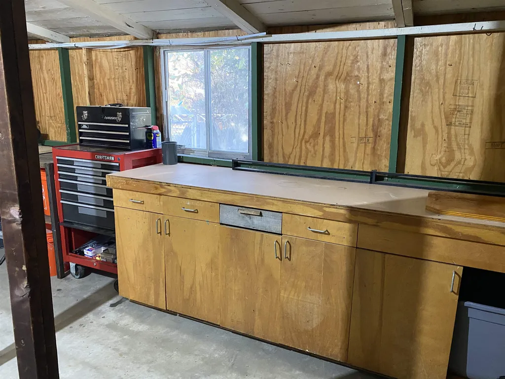 17 Coaker Avenue Hooksett NH 03106