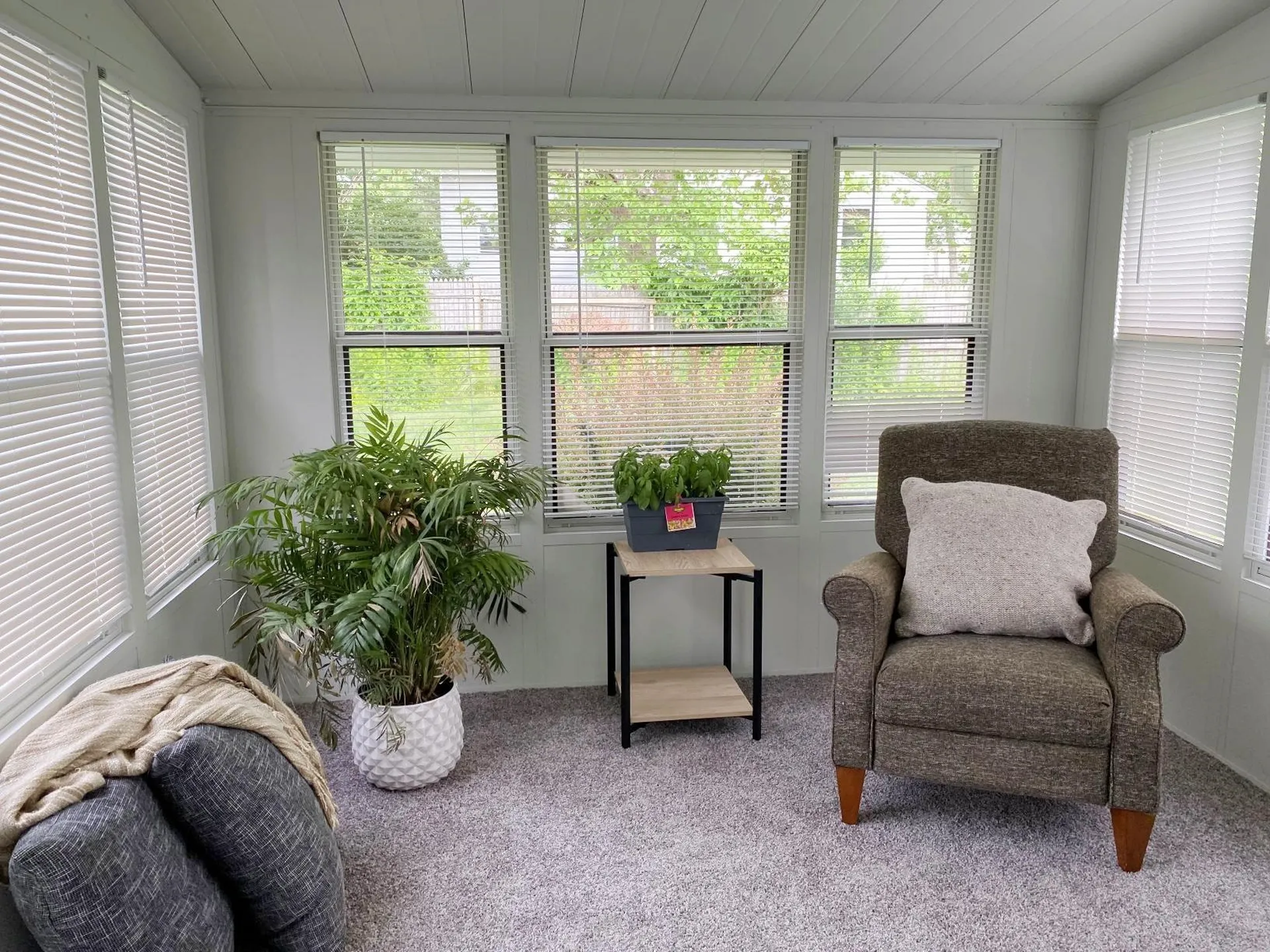 17 Coaker Avenue Hooksett NH 03106