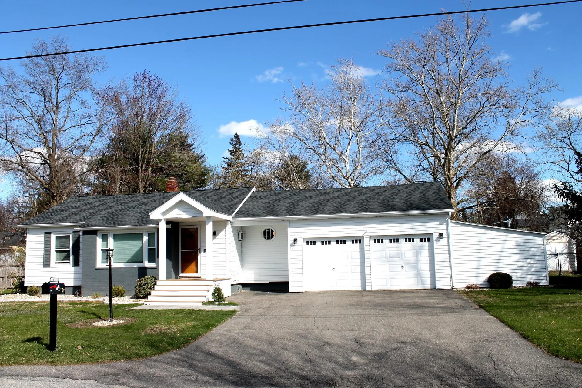 17 Coaker Avenue Hooksett NH 03106