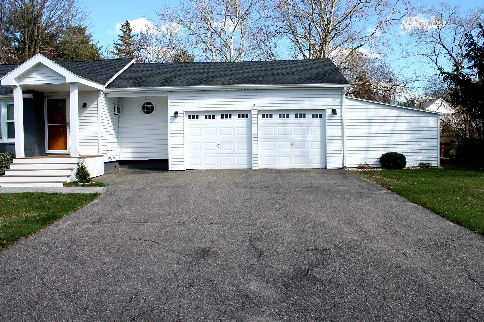 17 Coaker Avenue Hooksett NH 03106