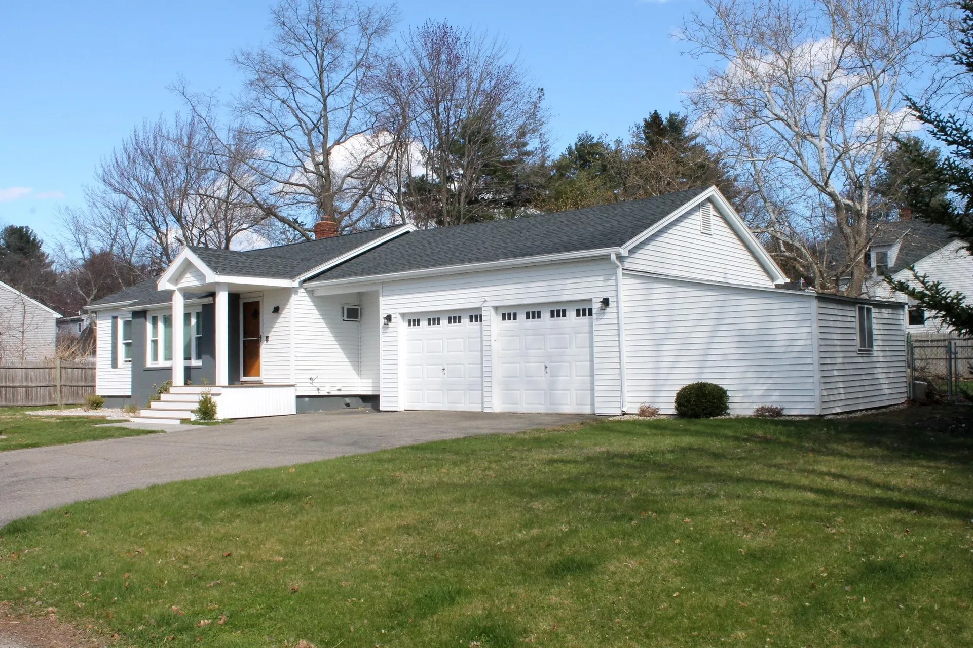 17 Coaker Avenue Hooksett NH 03106