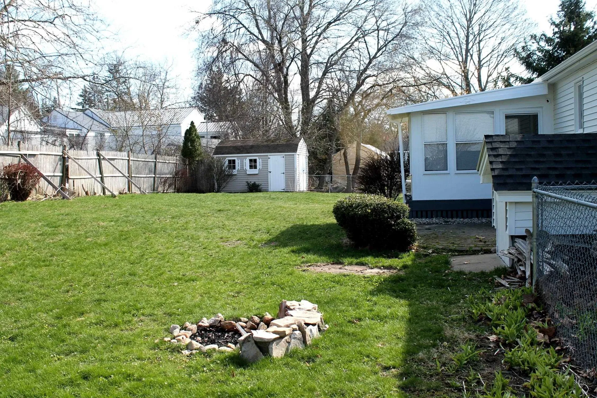 17 Coaker Avenue Hooksett NH 03106