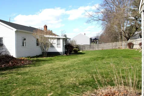 17 Coaker Avenue Hooksett NH 03106