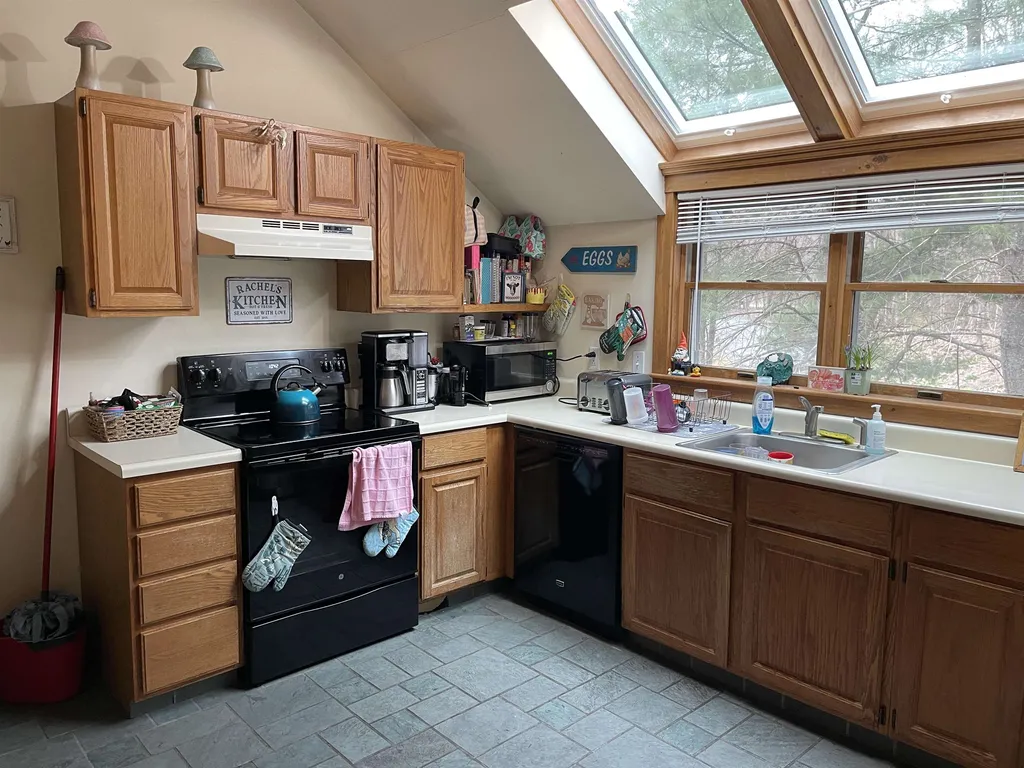 29 Landing Road Enfield NH 03748