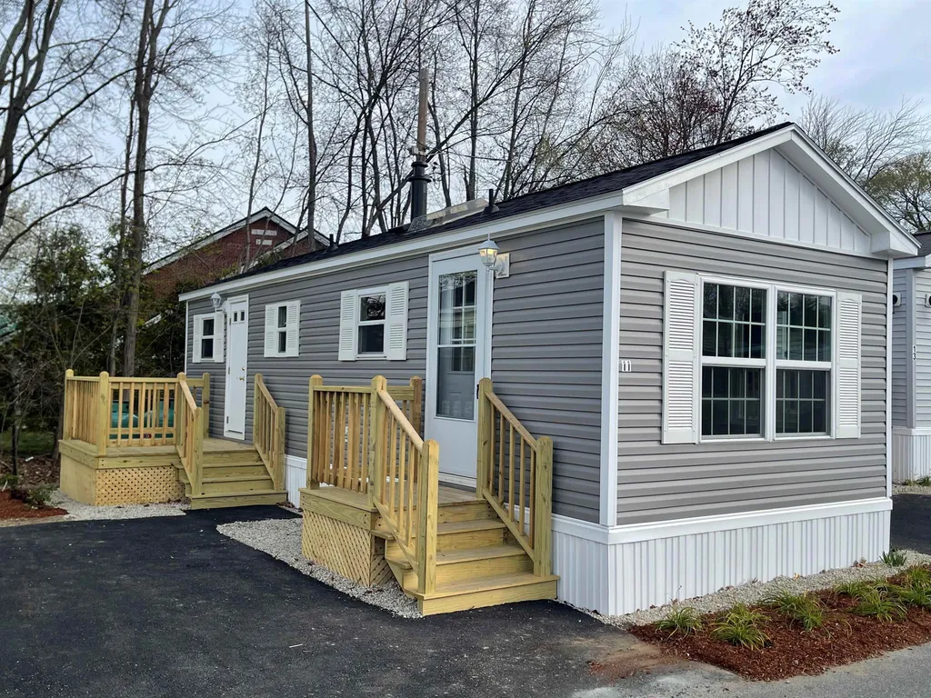 11 Brookwood Drive Salem NH 03079