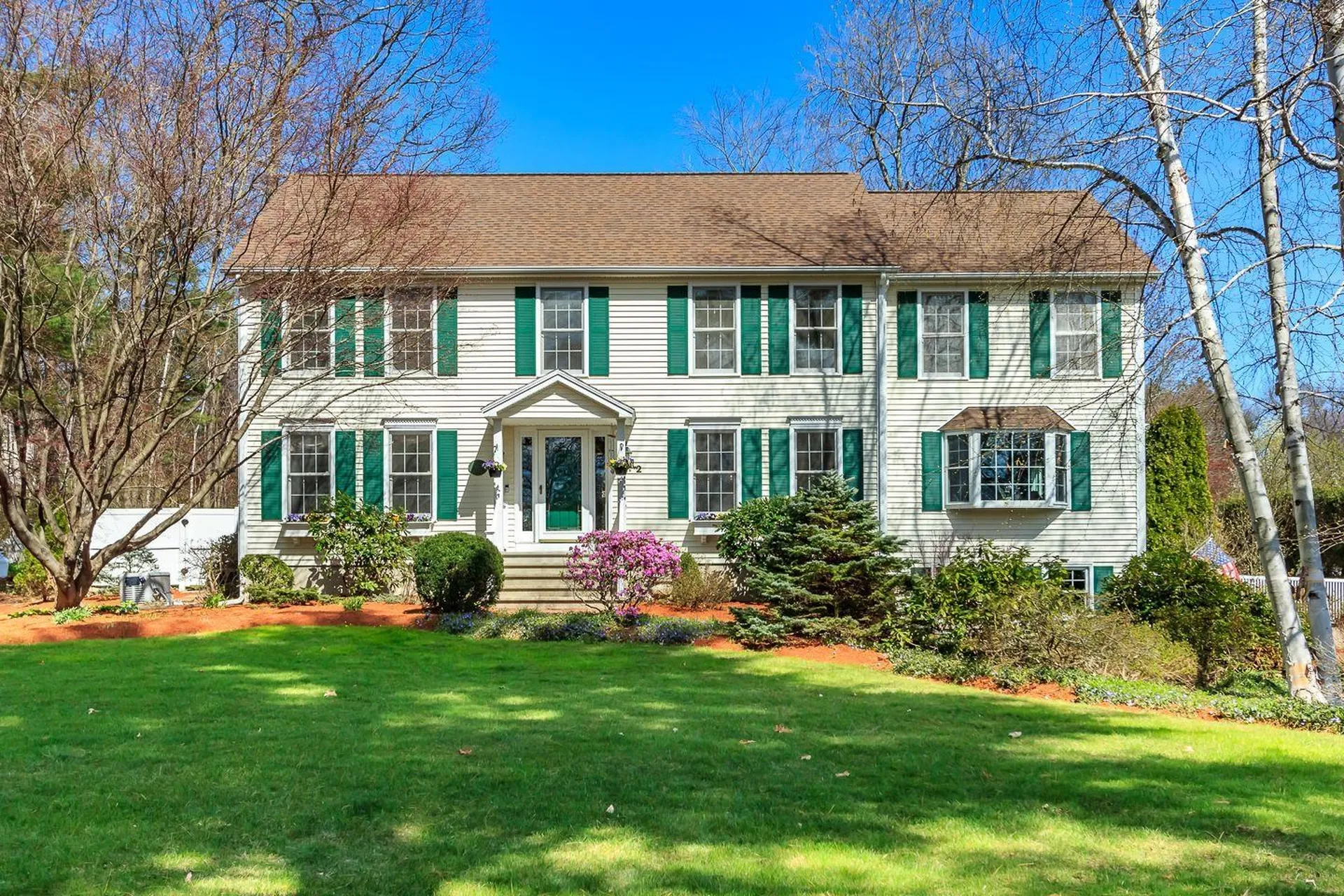 2 Rockwood Lane Londonderry NH 03053