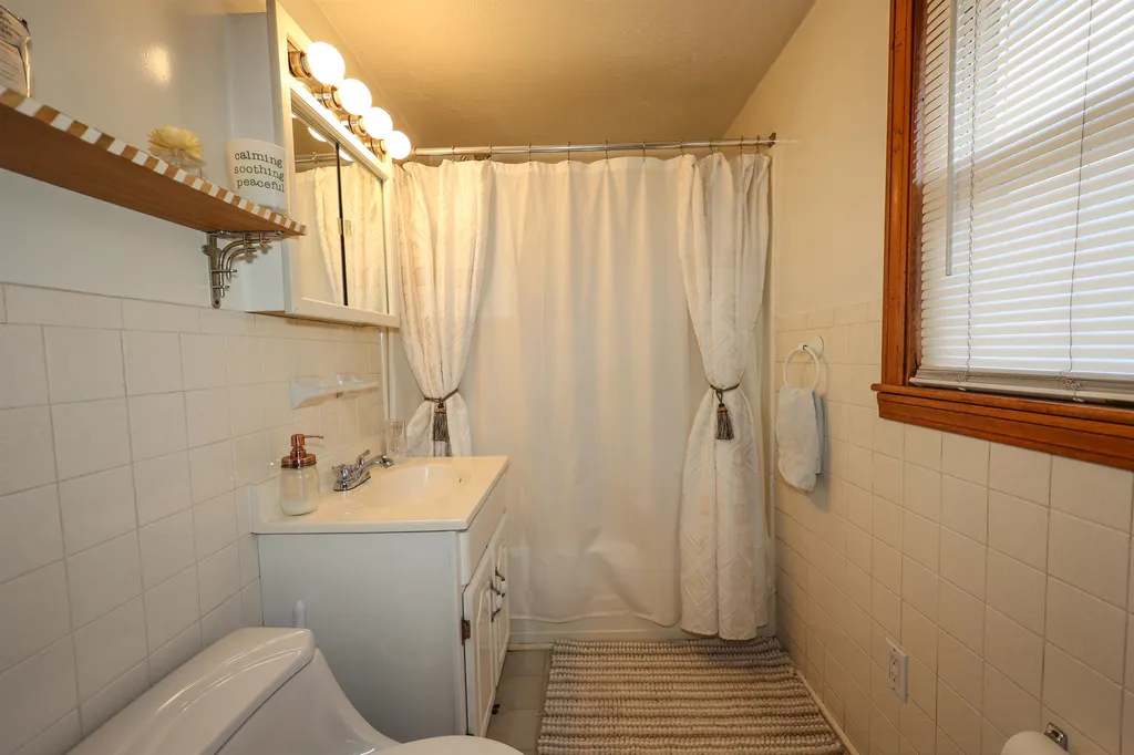 6 3rd Street Nashua NH 03060