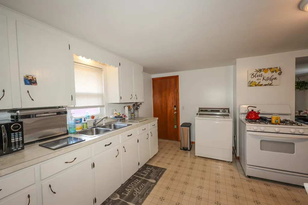 6 3rd Street Nashua NH 03060