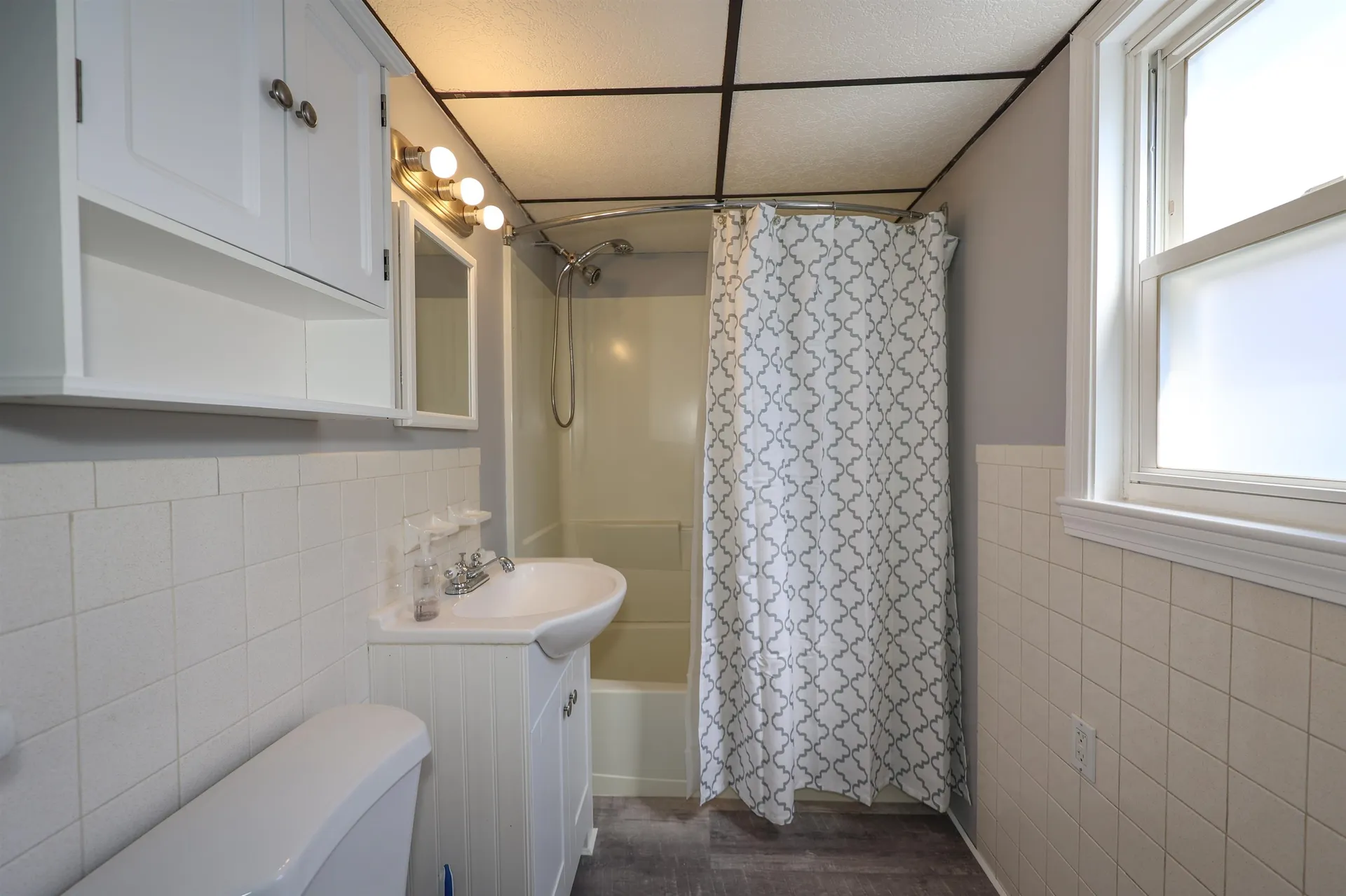 6 3rd Street Nashua NH 03060