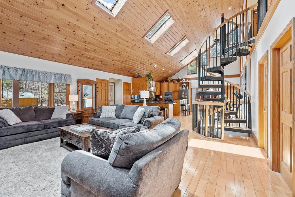 16 Margo Lane Tamworth NH 03817