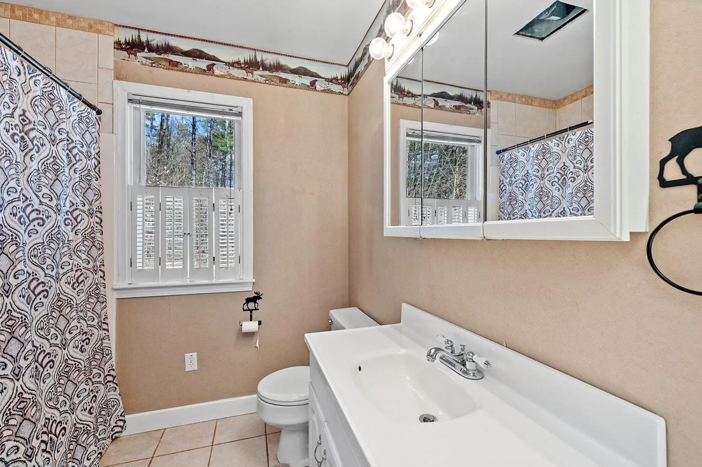 16 Margo Lane Tamworth NH 03817