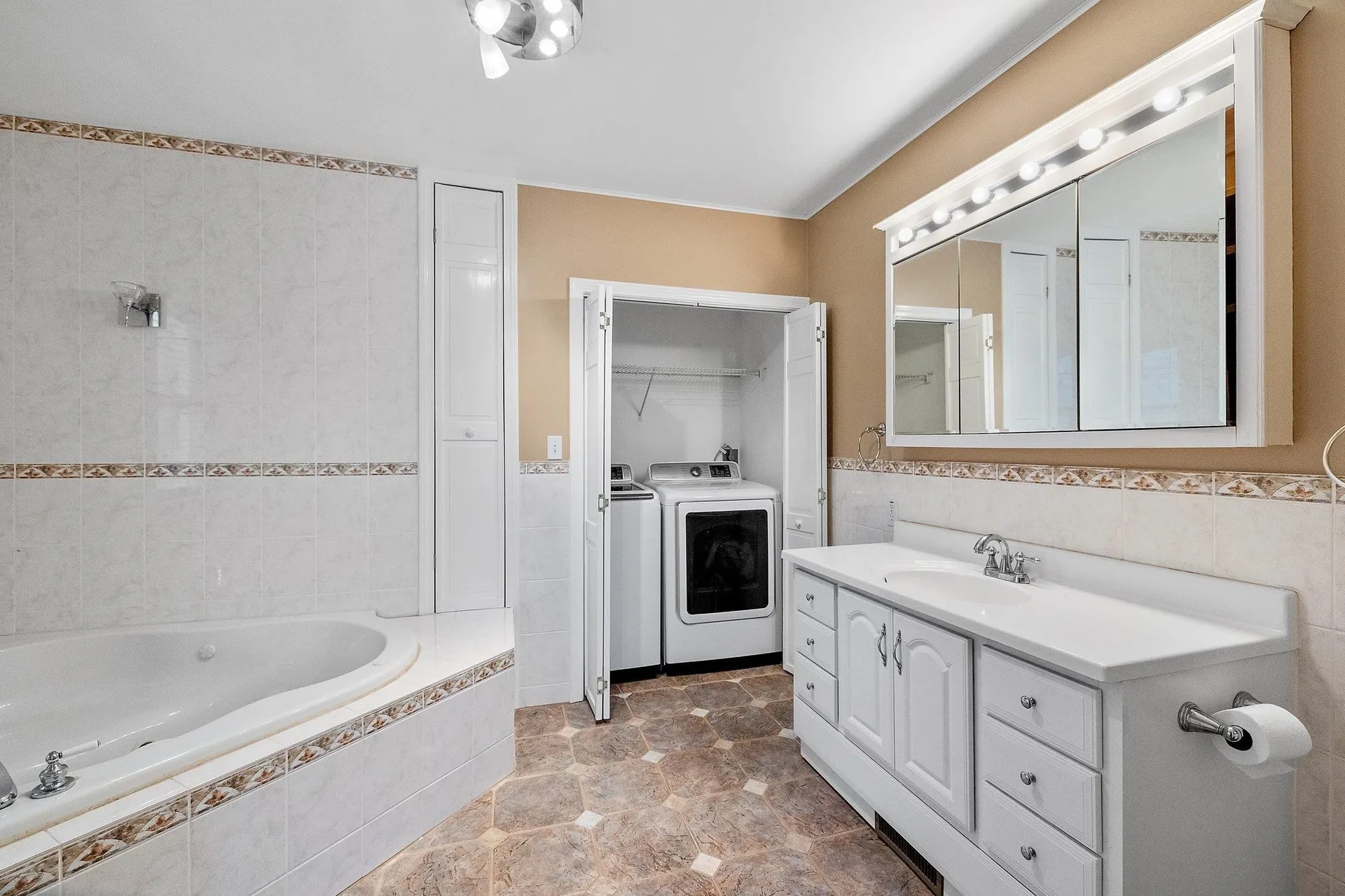 16 Margo Lane Tamworth NH 03817