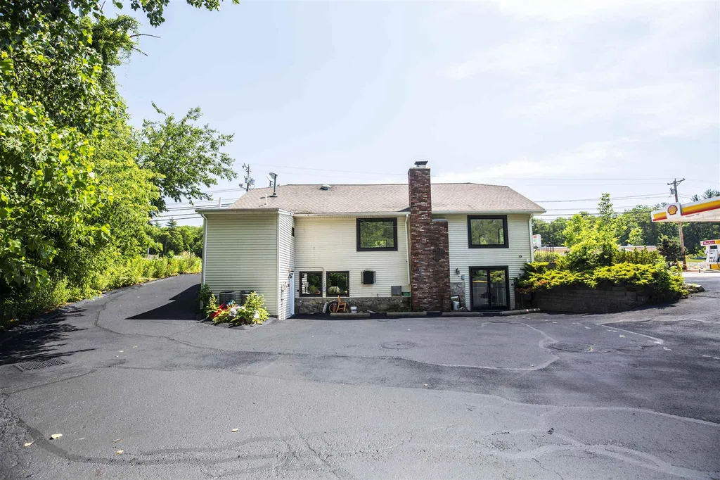 57 Rockingham Road Windham NH 03087