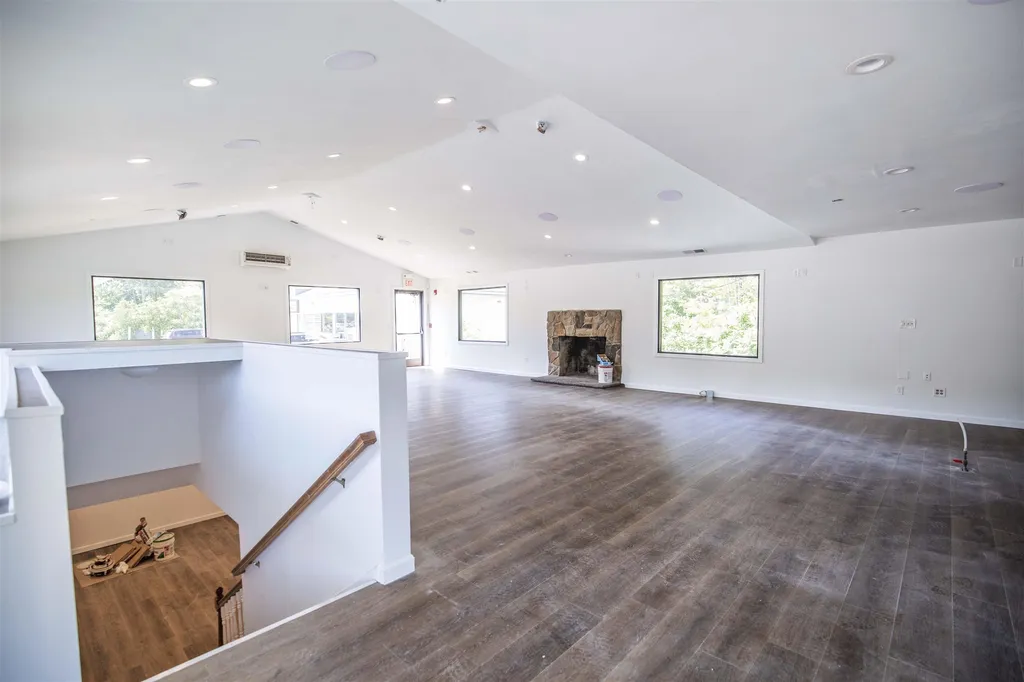 57 Rockingham Road Windham NH 03087