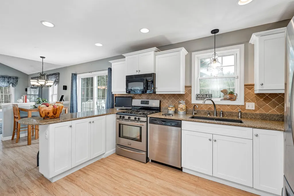 24 Whittier Road Merrimack NH 03054