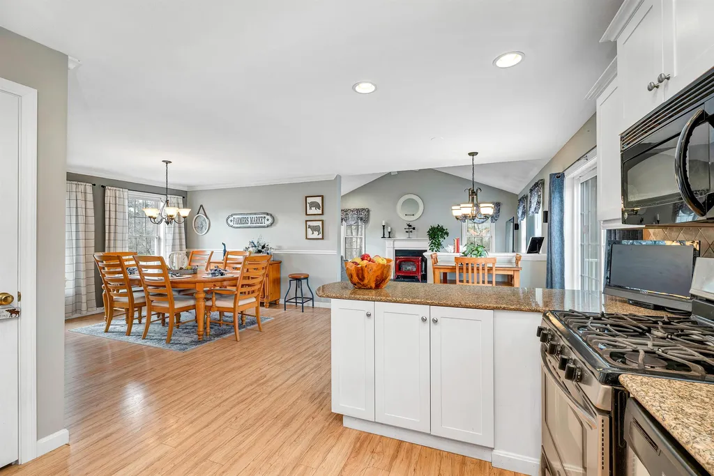 24 Whittier Road Merrimack NH 03054
