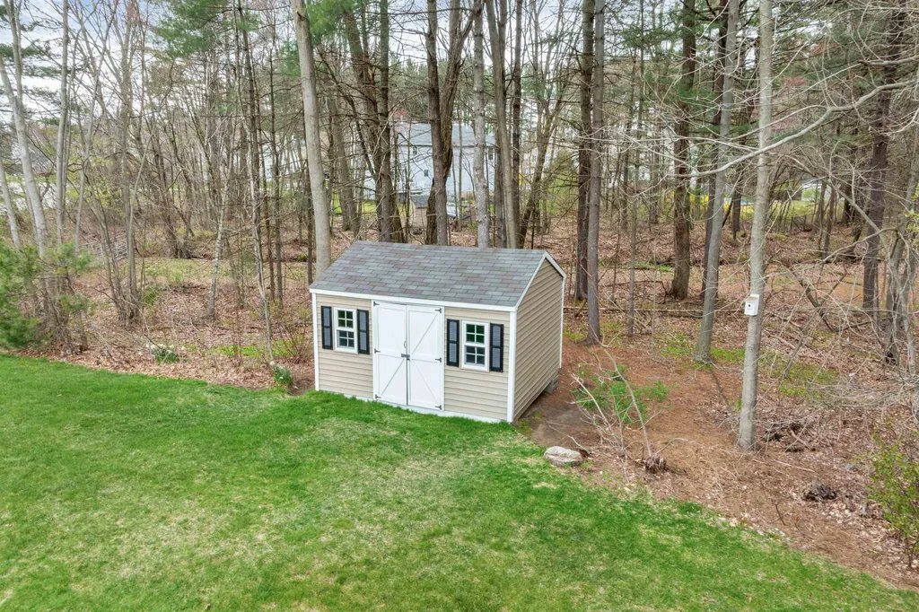 24 Whittier Road Merrimack NH 03054