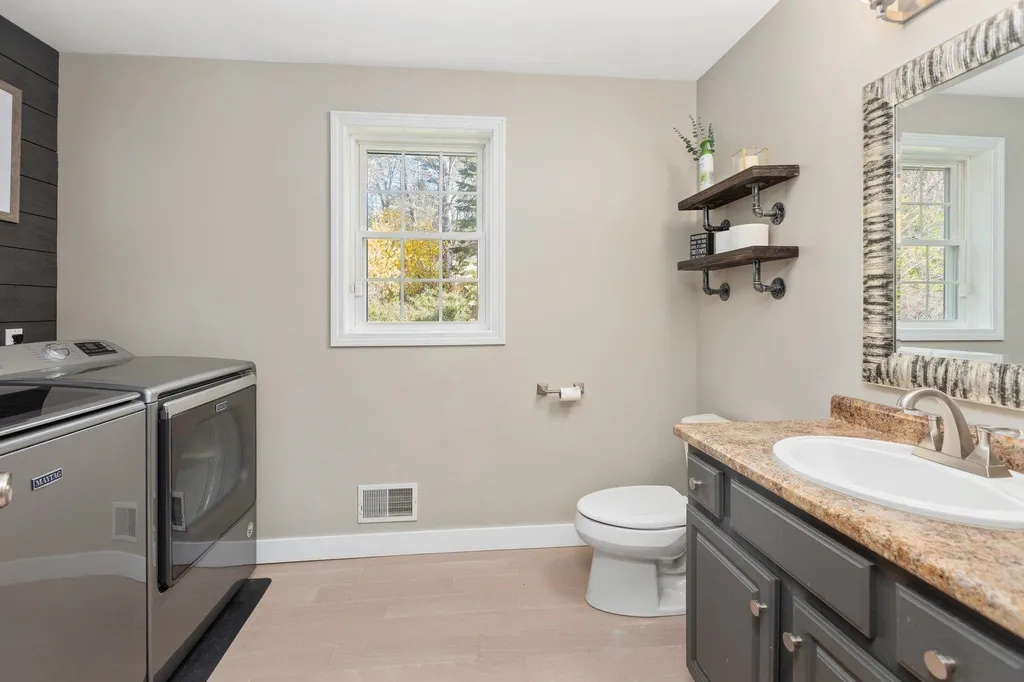 3 Lang Road Deerfield NH 03037