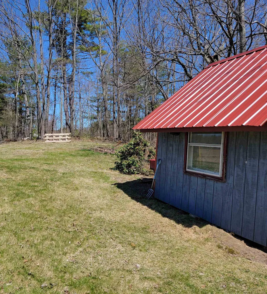11 North Bennington Road Bennington NH 03442
