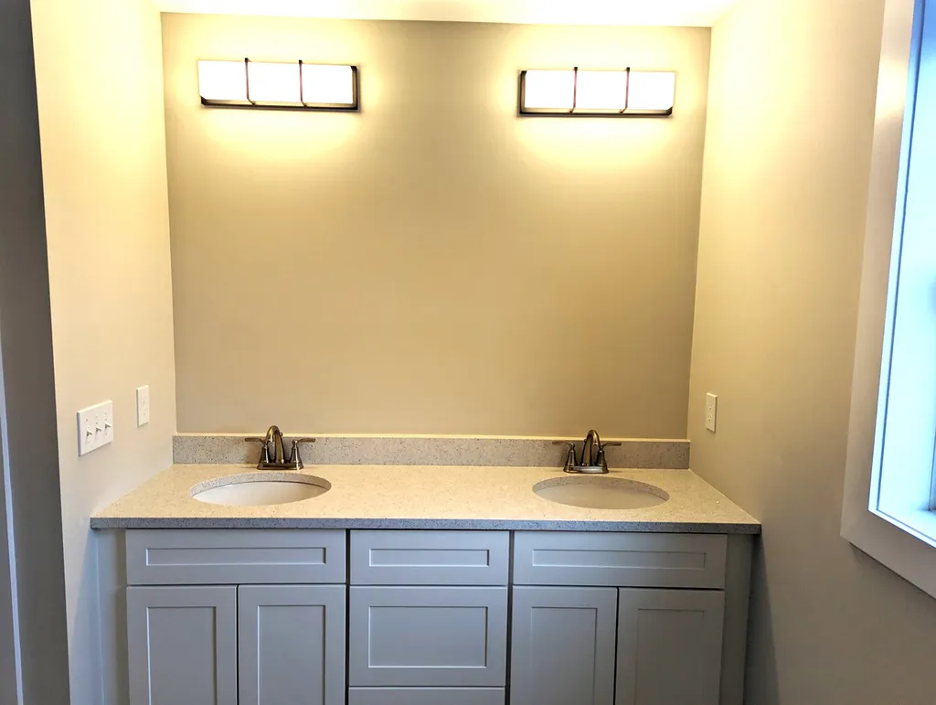 5 Bryson Lane Lee NH 03861