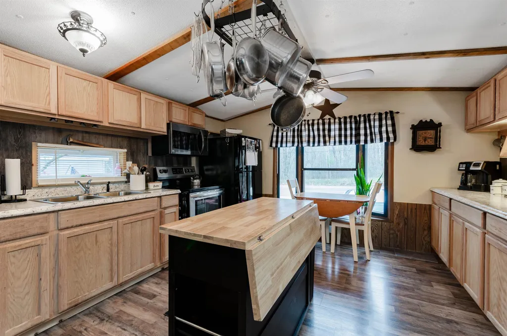 10 Pine Knoll Lane Lee NH 03861