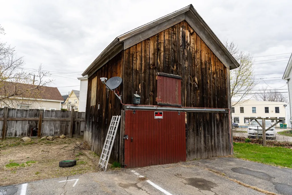 7 Pine Street Rochester NH 03867