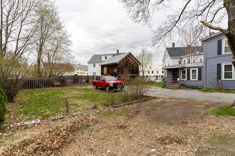 7 Pine Street Rochester NH 03867