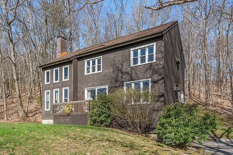 17 Oriole Road Windham NH 03087