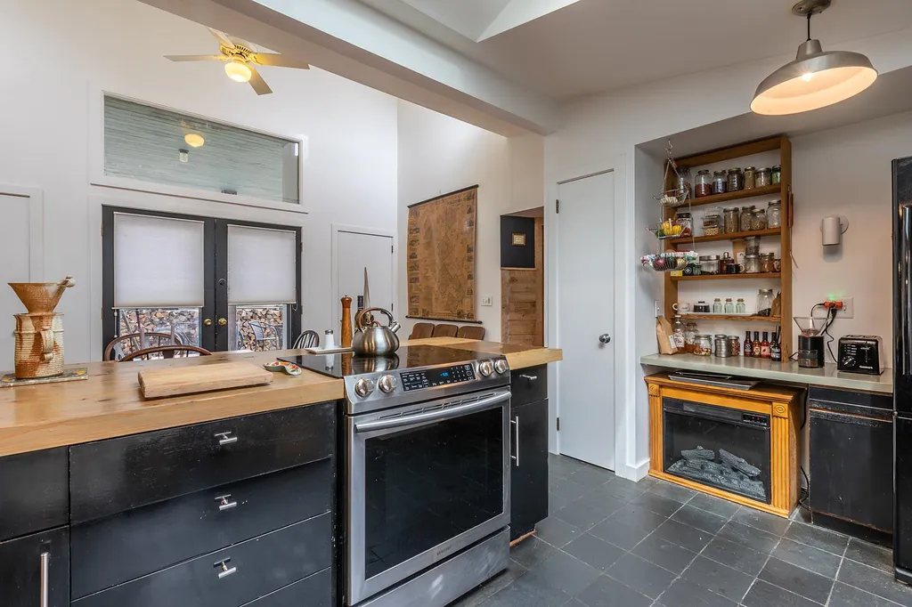 148 East Hill Road Woodstock VT 05071