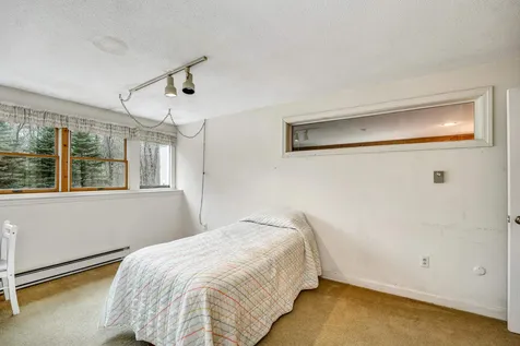 11 Fogg Drive Durham NH 03824