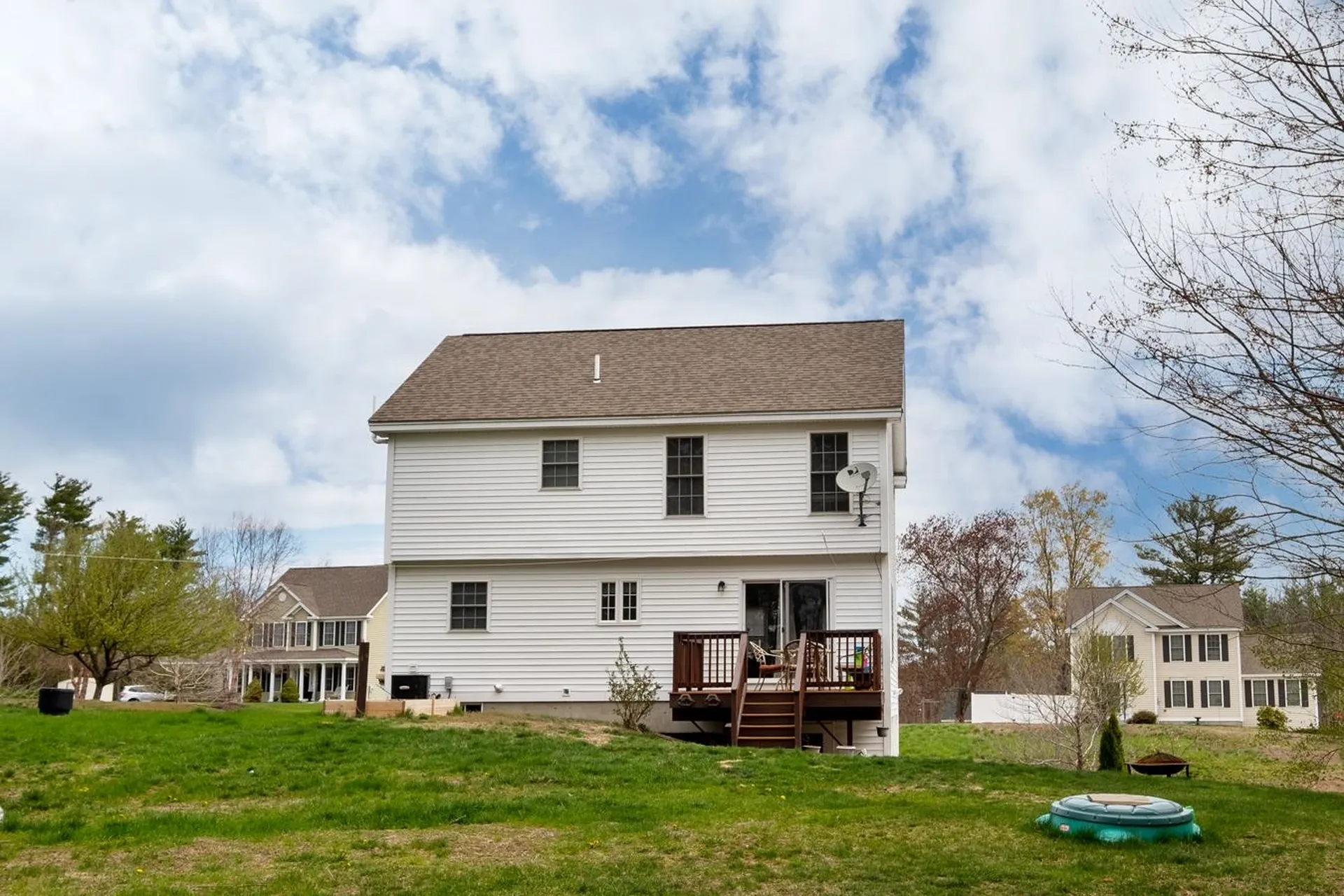 33 Pond Road Raymond NH 03077