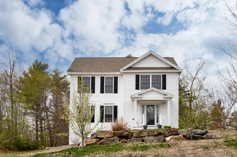 33 Pond Road Raymond NH 03077