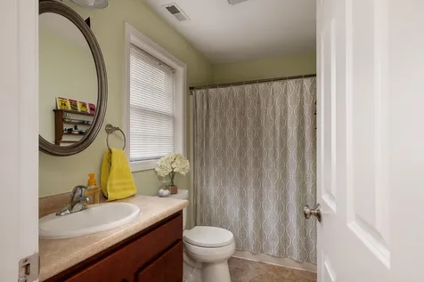 33 Pond Road Raymond NH 03077