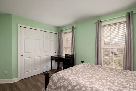 33 Pond Road Raymond NH 03077