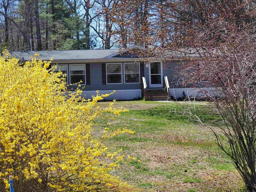 9 James Road Fremont NH 03044