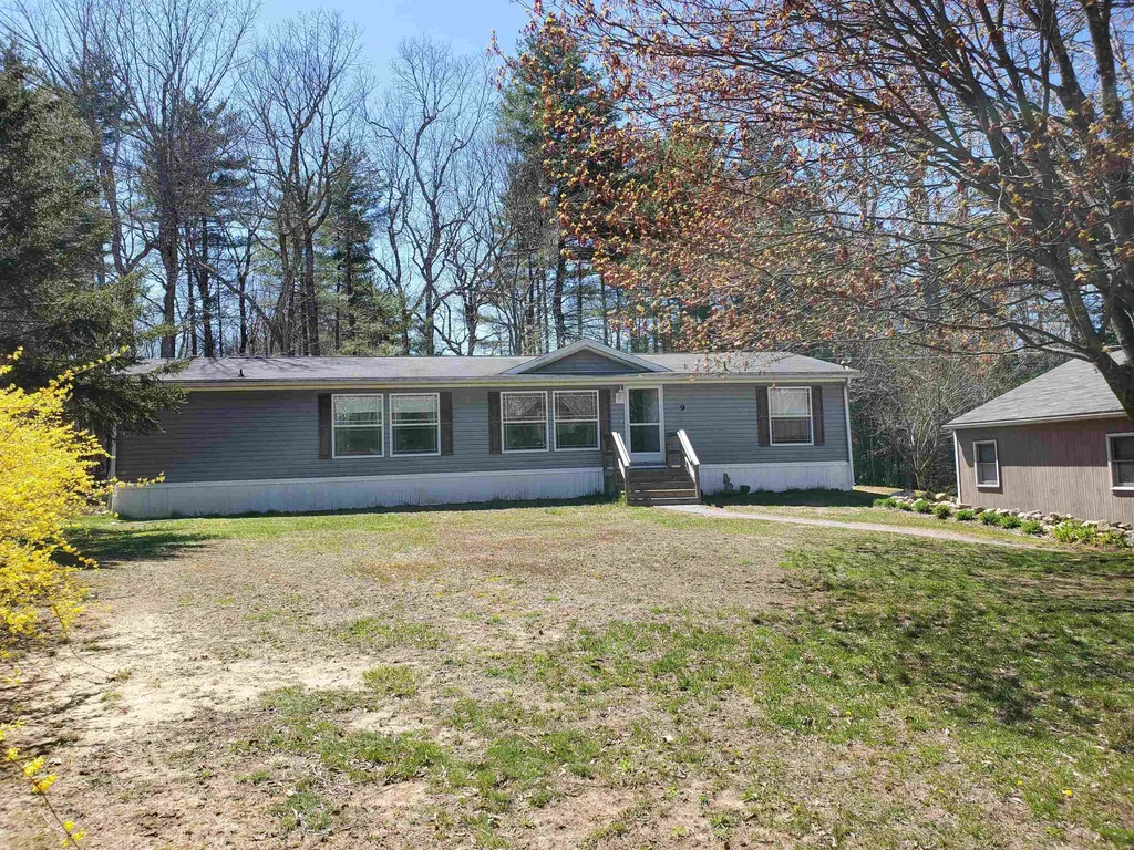 9 James Road Fremont NH 03044
